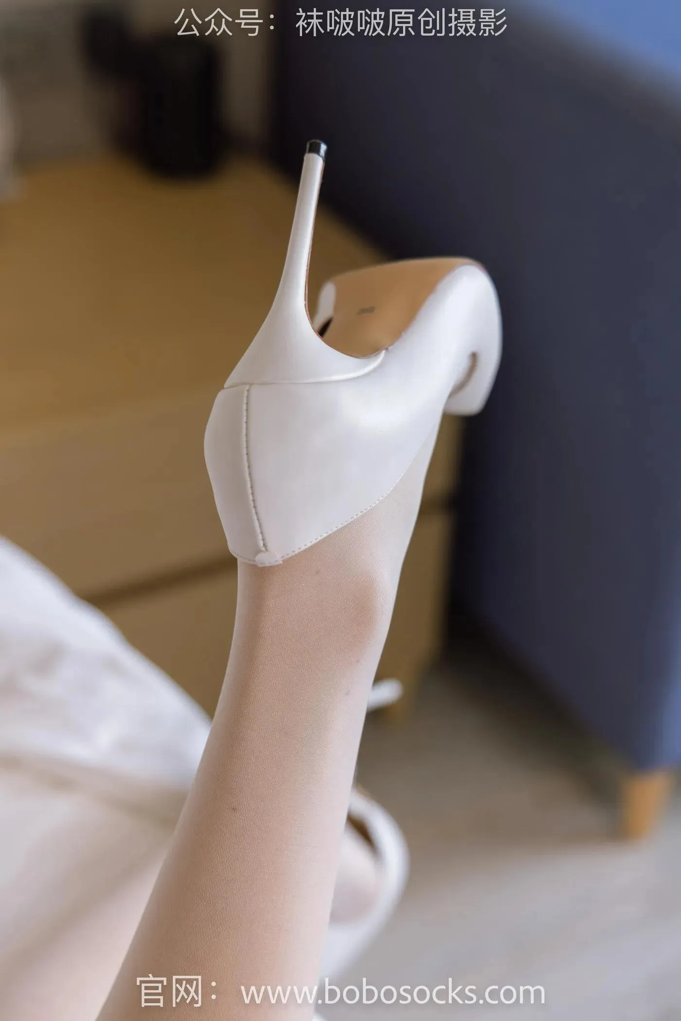 [BoBoSocks袜啵啵]NO.154 小甜豆-两双高跟鞋、珠光白丝、女仆装 [200P]插图9